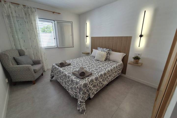 Lovely bungalow with 2 bedrooms, spacious terrace and bbq in Maspalomas, San Bartolomé de Tirajana