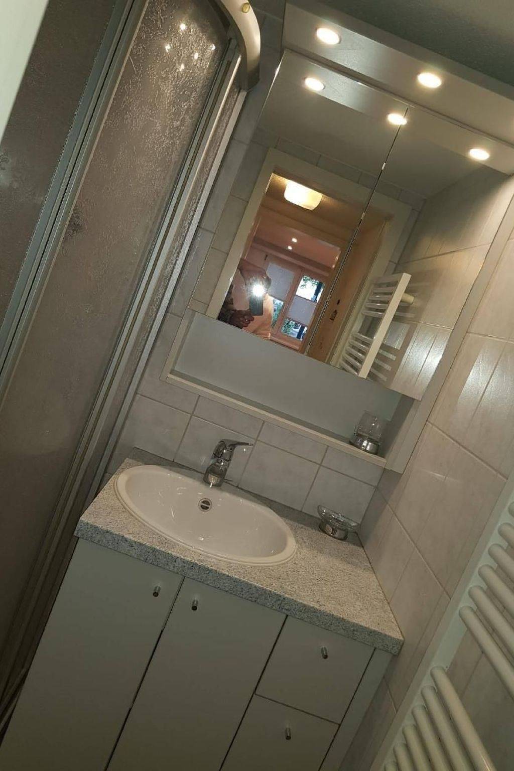 Entire apartment, Holiday apartment for 2 people with garden in Ingenbohl, Lake Lucerne