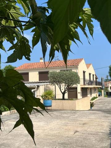 Gîte pour 4 personnes, avec jardin et terrasse à La Farlède