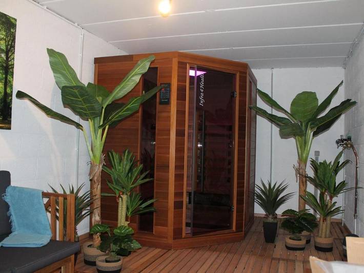 Location de vacances pour 10 personnes, avec sauna et jardin ainsi que terrasse et jacuzzi à Marchin - 2