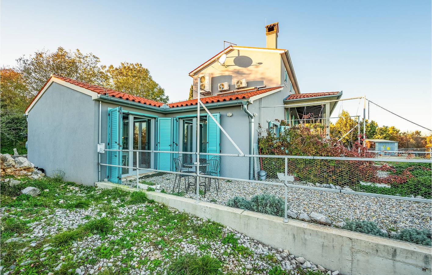 Appartement de vacances entier, Appartement confortable avec vue sur la mer, Wi-Fi, climatisation et terrasse - À 2 km de la plage in Labin, Côte Est de l'Istrie