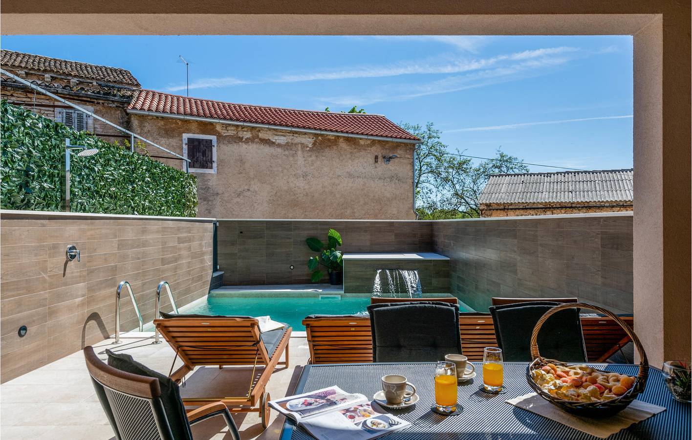 Charmante 2-Zimmer-Wohnung mit Pool und Terrasse in der Nähe des Stadtzentrums von Koromani in Barban, Südküste Istrien