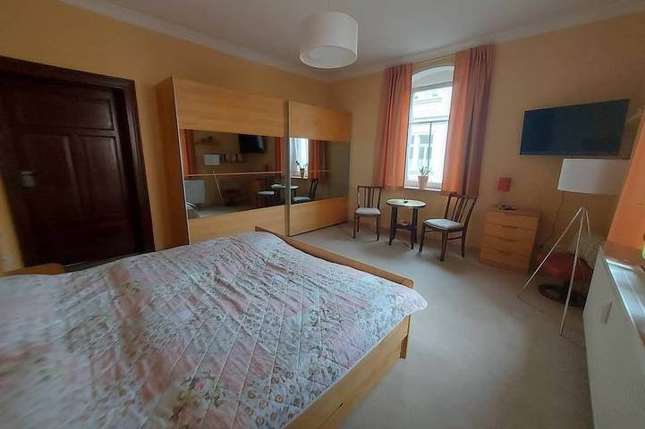 Entire apartment, 150 sqm in Dresden city villa from the Wilhelminian era. in Laubegast, Dresden