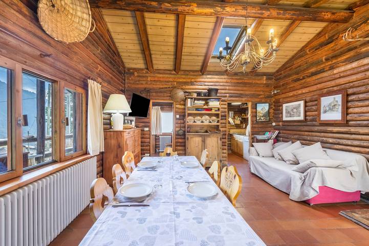 Chalet "Vue Cervin Matterhorn" with Mountain Views, Private Terrace & Wi-Fi in Navillod, Antey-Saint-André