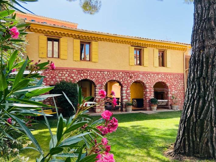Hôtel pour 2 personnes, avec jacuzzi et jardin ainsi que piscine et sauna