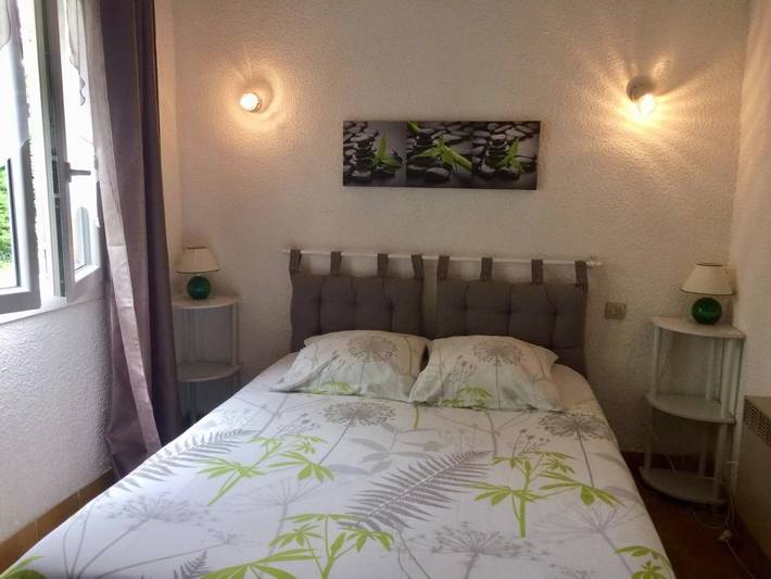 Location de vacances pour 4 personnes, avec jardin ainsi que piscine et terrasse à Saussignac - 2