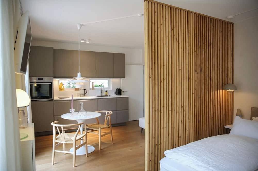 Ganze Wohnung, Charmantes Design-Appartement für 2 Personen in Utting am Ammersee in Utting, Ammersee