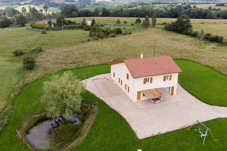 Gîte pour 9 personnes, avec terrasse