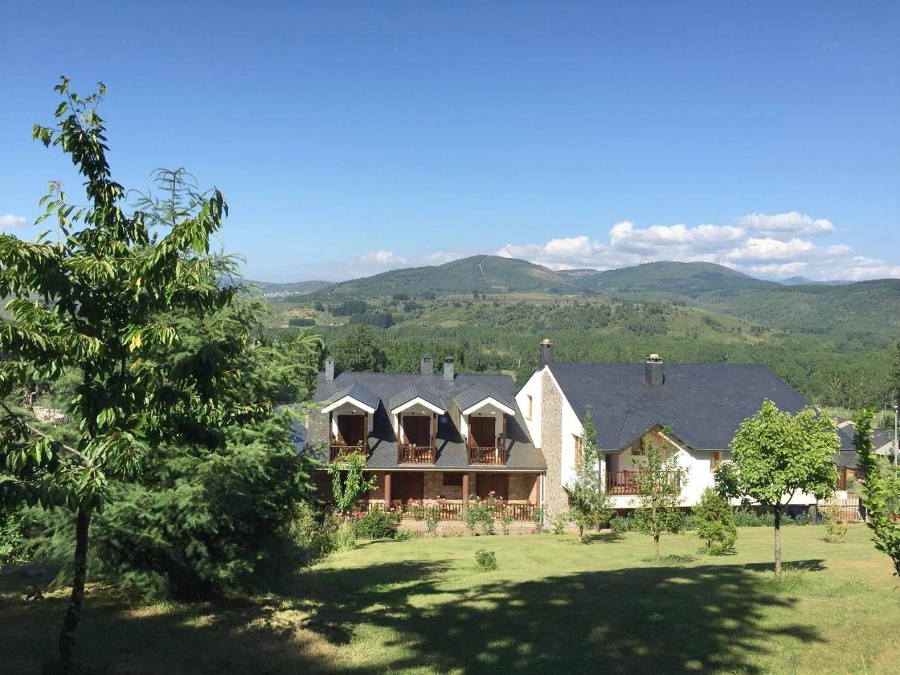 Hotel Rural Casa Ana in Vega de Espinareda, Cordillera Cantábrica