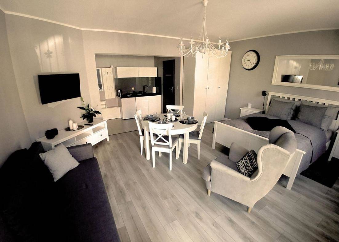 Ganze Ferienwohnung, Double Room with Private Bathroom in Kamień Pomorski, Baltic Sea Pomerania