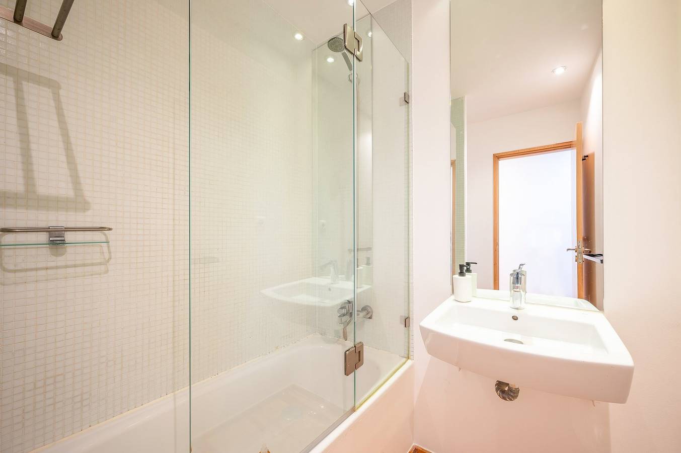 Entire apartment, Guestready - Cais do Sodré residence 3 in Misericórdia, Lisbon