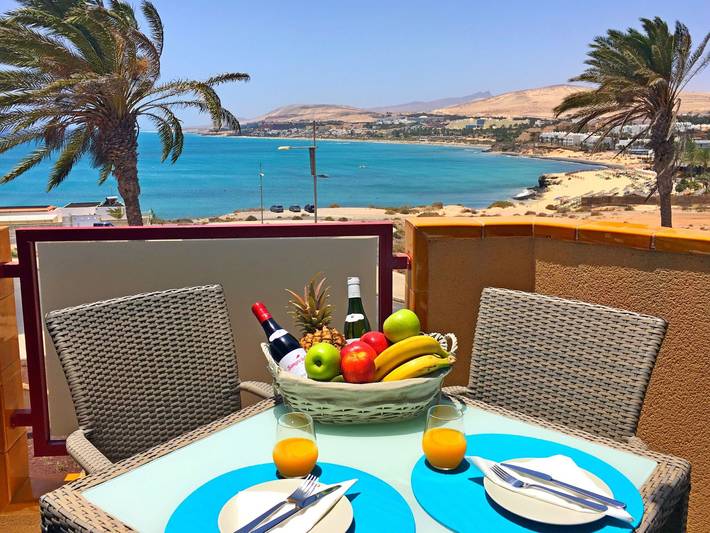 Appartement de vacances pour 6 personnes, avec Vue sur l’océan et Balcon ainsi que Terrasse et Jardin