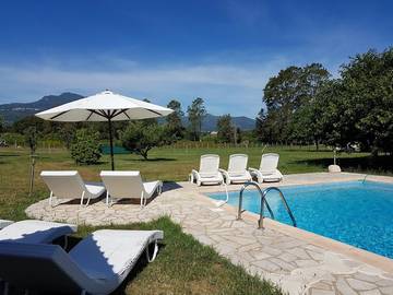 Gîte pour 5 personnes, avec piscine ainsi que jardin et balcon à Sorbo-Ocagnano