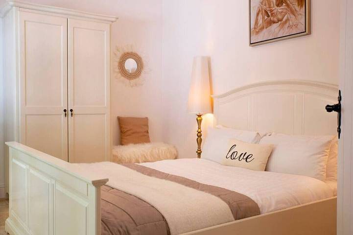 Country Home with Hot Tub & Sauna near Loch Lomond in West Dunbartonshire