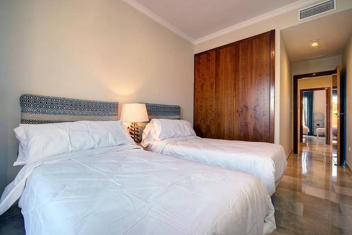 Villa pour 6 personnes, avec vue et piscine ainsi que vue sur le lac et jardin à Estepona - 3