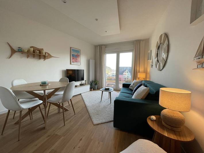 Gîte pour 4 personnes, avec balcon dans Office De Tourisme De Tregastel - 4