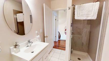 Location de vacances pour 7 personnes, avec jardin ainsi que balcon et jacuzzi à Napa