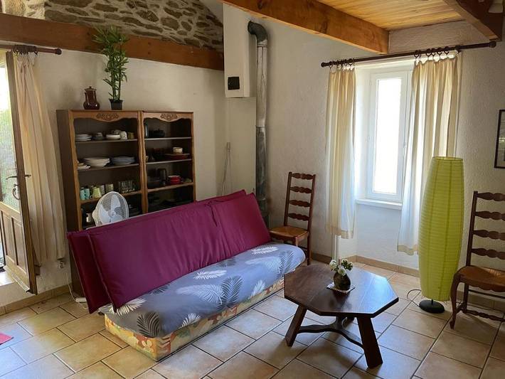 Gîte pour 4 personnes, avec vue et jardin, animaux acceptés à Saint-Mélany - 3