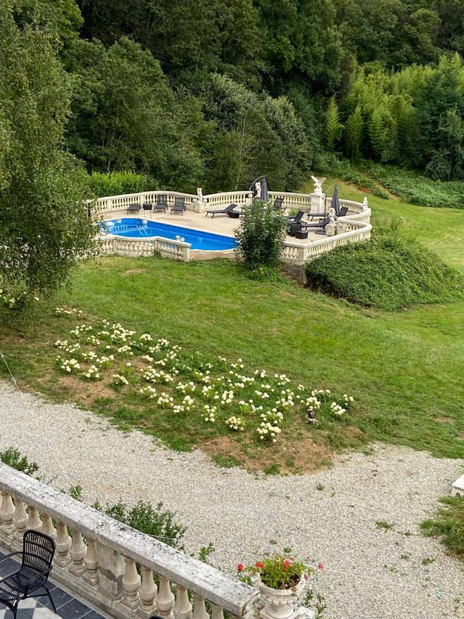 Location de vacances pour 15 personnes, avec piscine et vue sur le lac ainsi que jardin et vue à Saint-Léger-de-Fougeret - 4