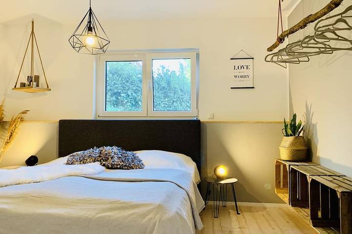 Ganze Wohnung, Cozy holiday apartment on the Rheinhöhe near Bonn for families in Remagen, Landkreis Ahrweiler