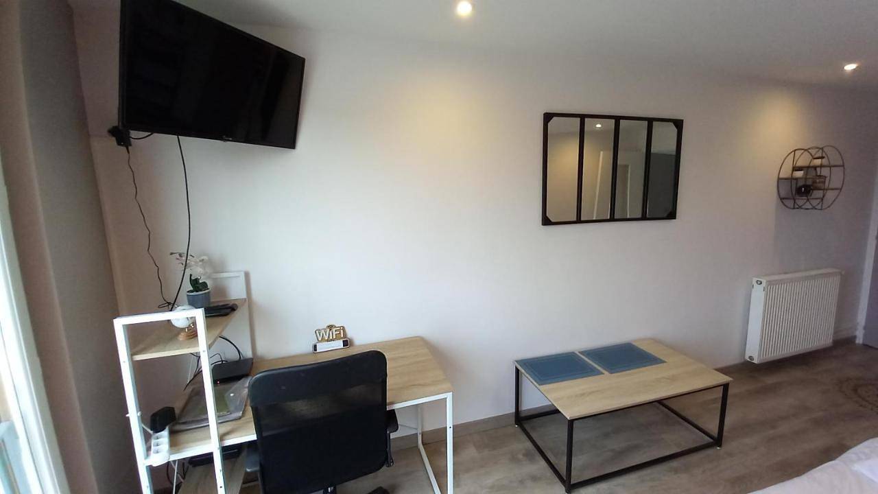 Appartement entier, Studio Apartment in Tarbes, Hautes-Pyrénées