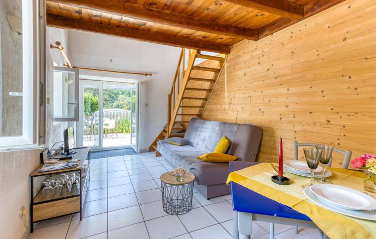 Charmant appartement avec piscine, parking et proximité du centre-ville in Saint-Jean-d'Angély, Région de Saint-Jean-d'Angély