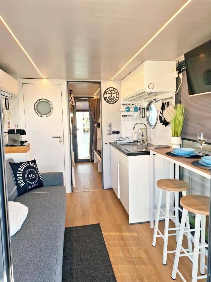 Boot für 4 Personen, mit Terrasse und Ausblick, mit Haustier in Italien