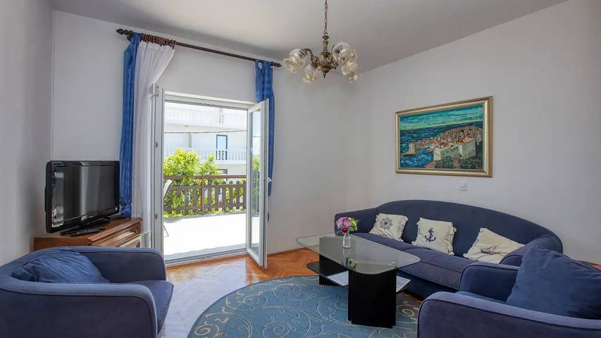 Gîte pour 4 personnes, avec terrasse à Vodice - 2