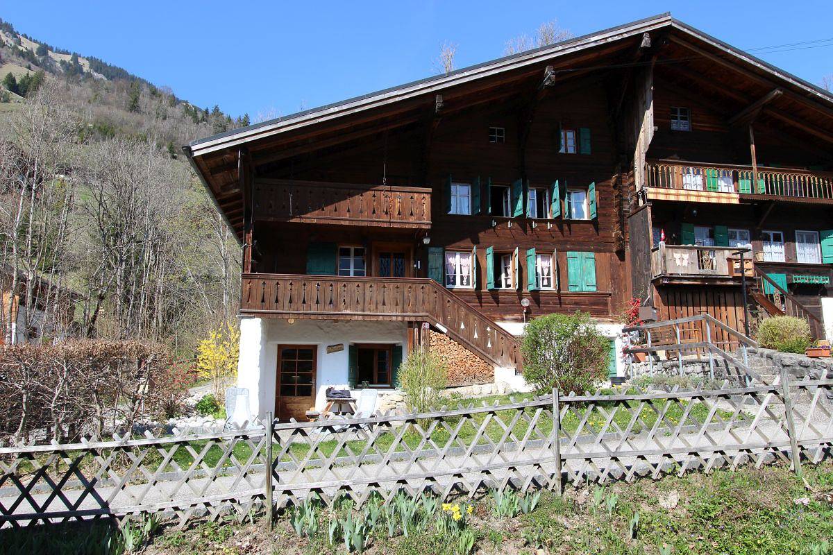 Appartement de vacances entier, Appartement La Boutique - 2 chambres à coucher, 65m², 4 personnes in Rossinière, Alpes Vaudoises