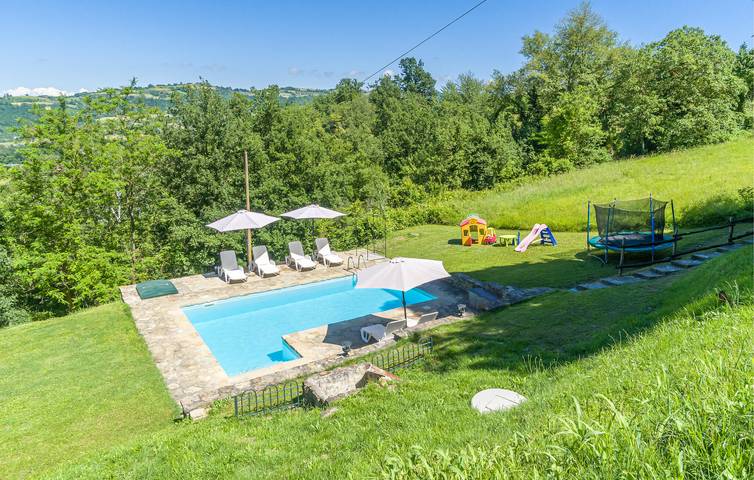 Appartamento intero, Ritiro a bordo piscina vicino a Monastero Bormida in Monastero Bormida, Provincia d'Asti