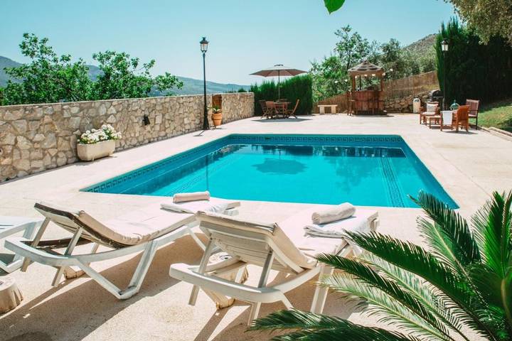 Casa rural para 3 personas, con Terraza y Jardín además de Piscina y Vistas en Güejar Sierra