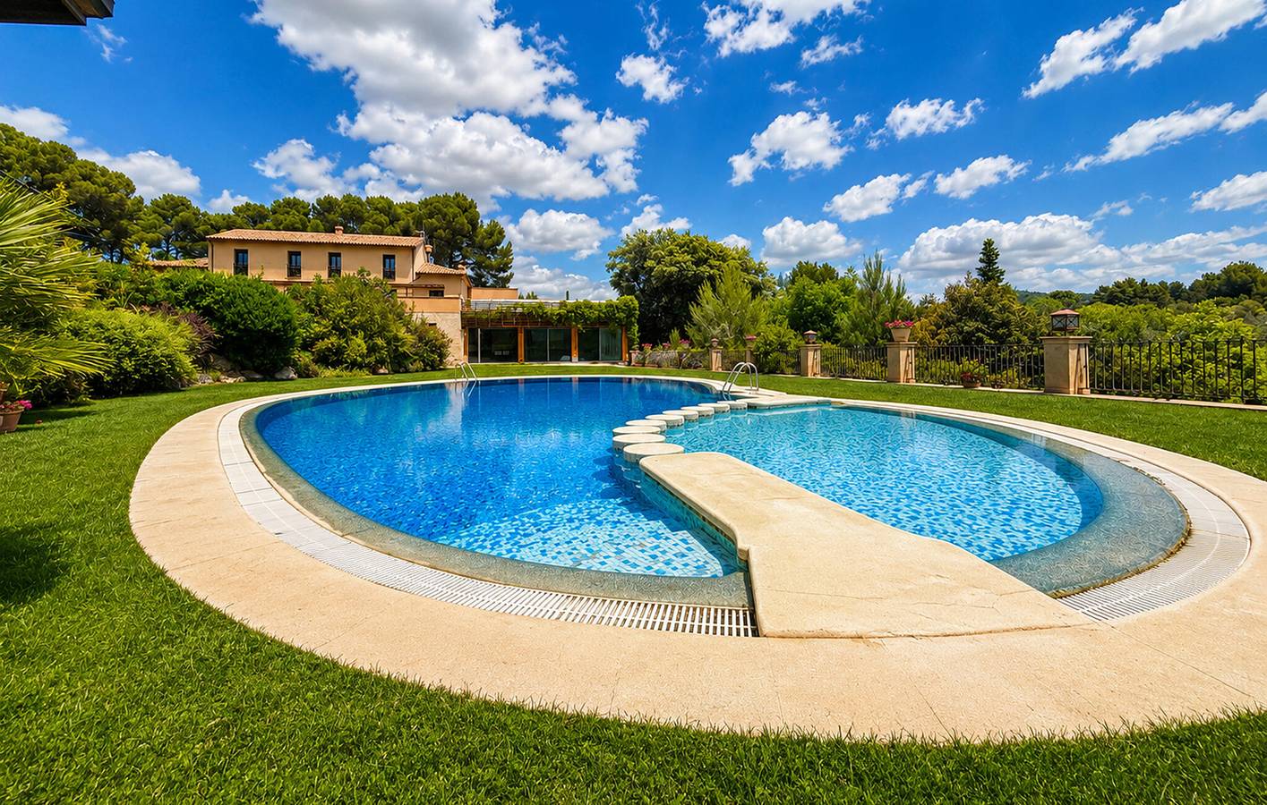 Amplio apartamento de 2000 pies cuadrados con piscina y barbacoa, wifi y aire acondicionado in Alcoy, Interior de Alicante