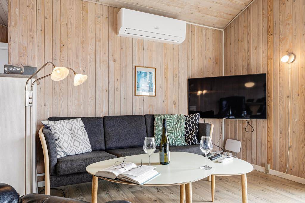 Gemütliches Ferienhaus mit Kaminofen und Sauna in Vejers Strand in Vejers Strand, Varde