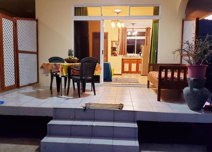 Appartement de vacances pour 3 personnes, avec terrasse et jardin
