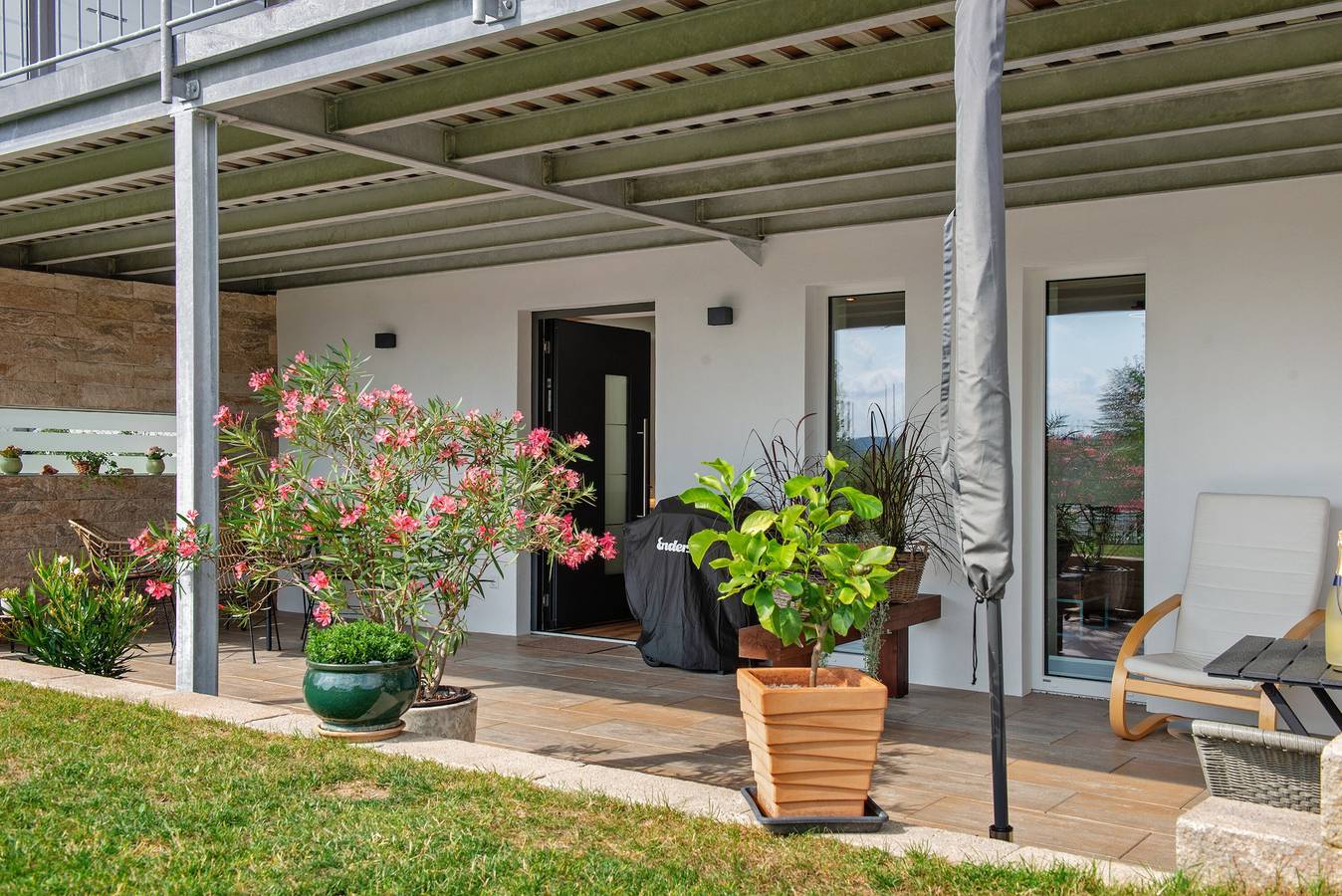 Ganze Wohnung, Ferienwohnung '1' mit gemeinsamer Terrasse, gemeinsamem Garten und Wlan in Herdwangen-Schönach, Region Bodensee-Oberschwaben