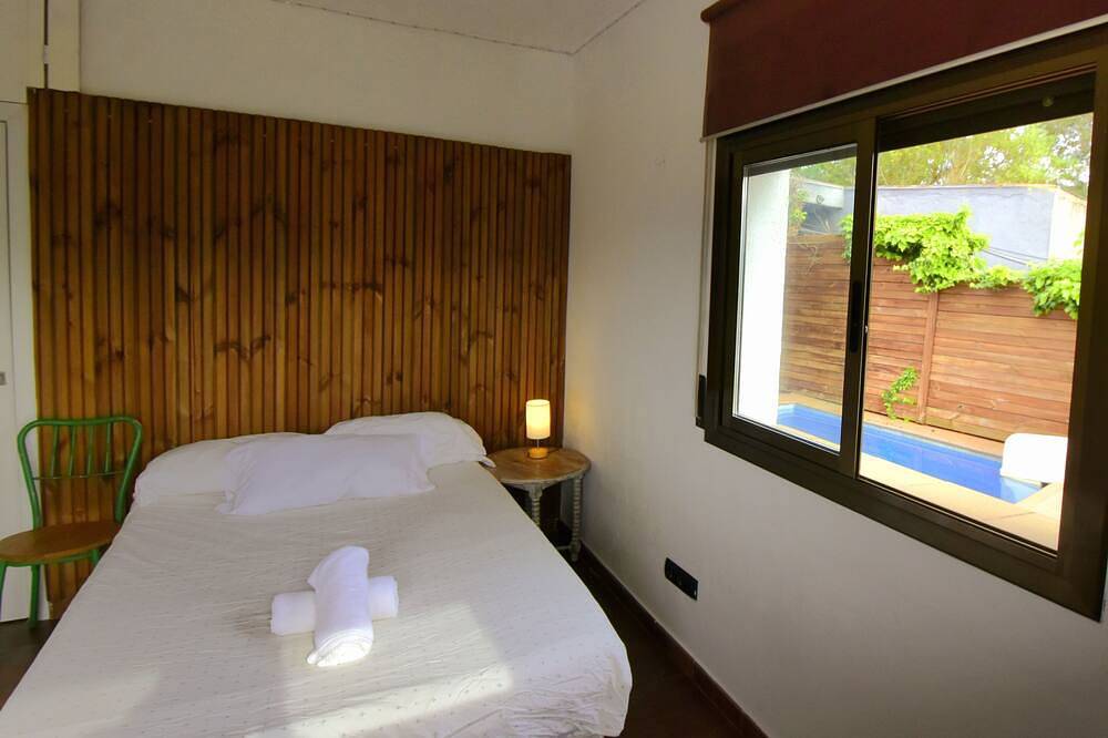 House with swimming pool next to Barcelon, pets are welcome! in San Cugat del Vallés, Interior de Barcelona