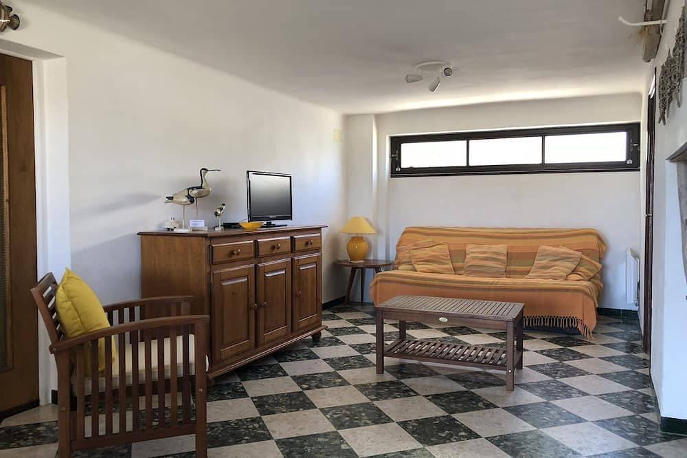 Immediate Seaside studio for 2 people (up to 6 with options) in Vendres, Côte d'Améthyste
