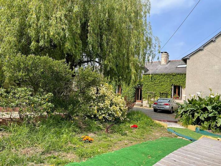 Gîte pour 2 personnes, avec terrasse et vue ainsi que jardin et piscine à Pacé - 4