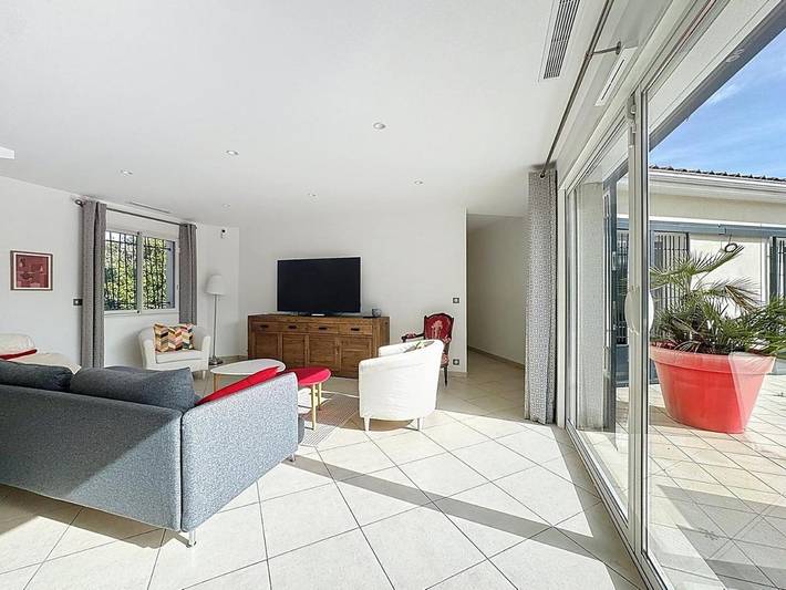 Location de vacances pour 8 personnes, avec piscine ainsi que jacuzzi et jardin à Teyran - 4