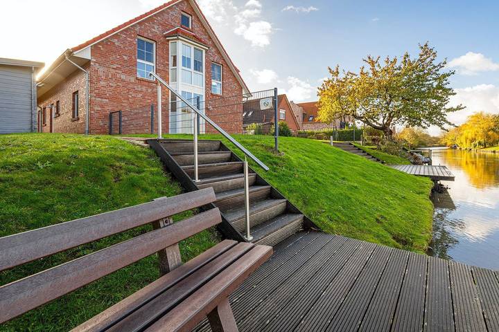 Ferienhaus für 6 Personen, mit Terrasse und Garten in Krummhörn