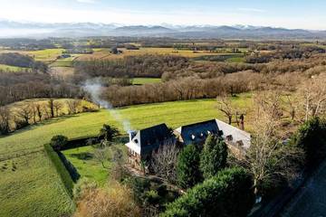 Chambre d’hôte pour 12 personnes, avec jardin ainsi que jacuzzi et sauna à Saucède