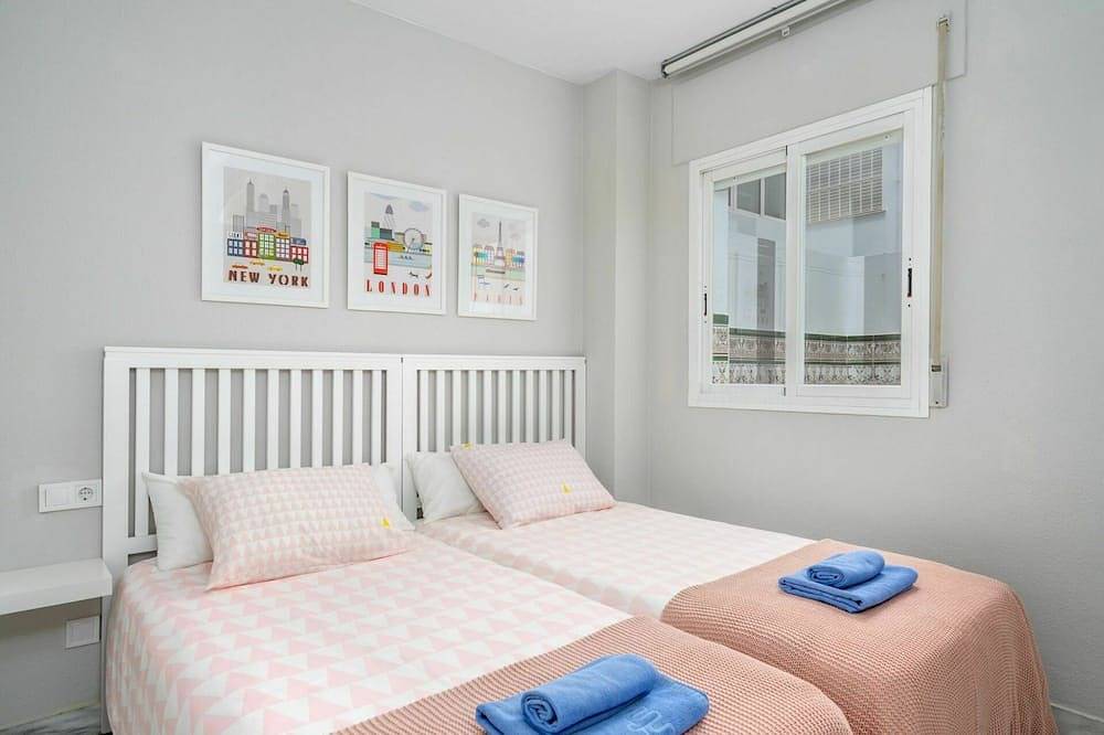 Appartement entier, Confortable appartement pour 4 personnes avec climatisation, piscine, Tv et terrasse in Montemar Torremolinos, Torremolinos