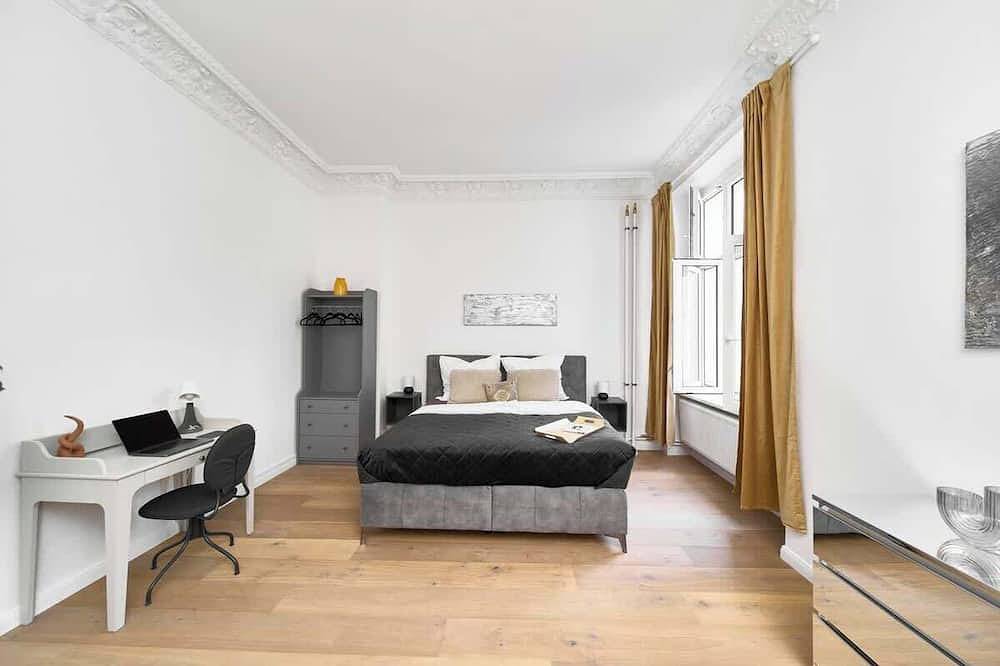 Ganze Wohnung, Loftly: - Zentral - 90m2 - Self Check-In in Charlottenburg Berlin, Berlin