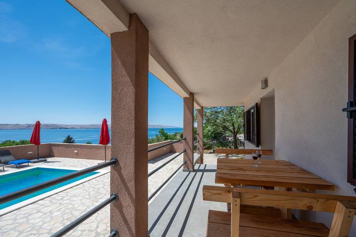 Ferienwohnung für 4 Personen, mit Balkon/Terrasse und Pool