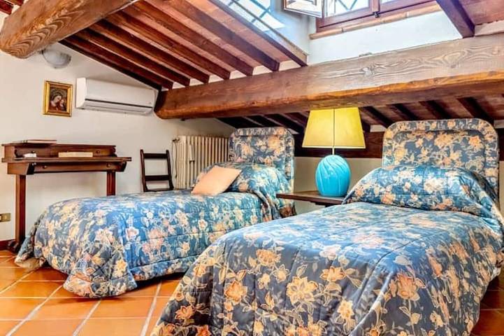 Entire Historic Residence in Tuscany (Val d'Orcia),in the Heart of Montepulciano in Montepulciano, Province de Sienne