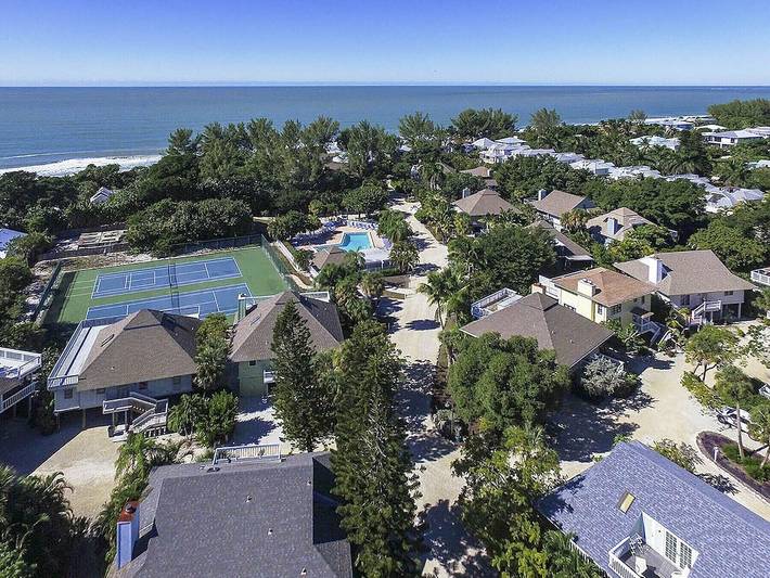 Vacation rental for 6 people, with pool and balcony in North Captiva Island