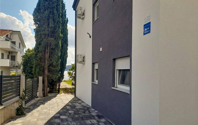 Ferienwohnung für 6 Personen, mit Seeblick und Terrasse in Sveti Petar na Moru - 2