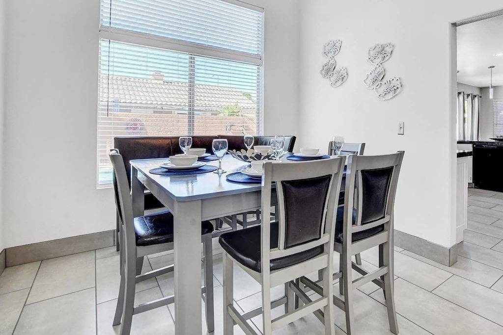 Cozy 5-Bedroom Oasis Near the Strip: Arcades, Pool, and Bbq Haven! in Paradise, Nevada