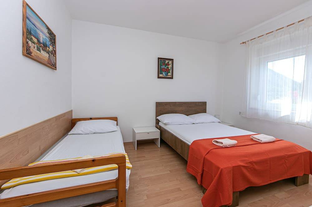 Ganze Wohnung, 4-Zimmer-Ferienwohnung mit Terrasse Gradac, Makarska in Gradac, Makarska Riviera