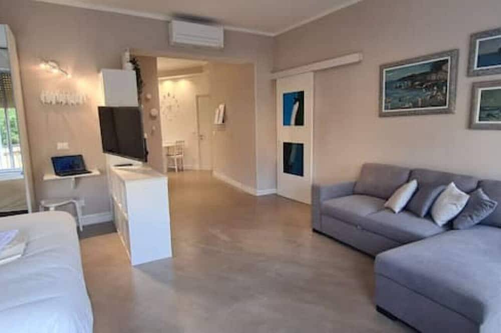 Entire apartment, Open space apartment - Kisses From Livorno - No Pet Allowed in Livorno, Etruscan Coast